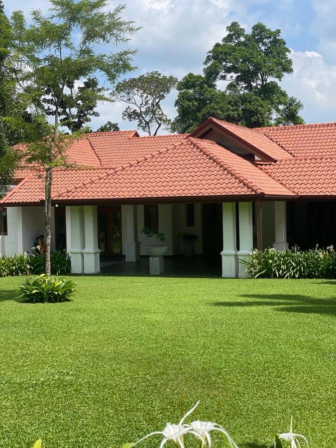 Villa Crystals Malabe Exterior foto